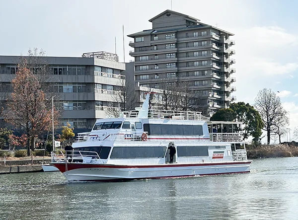 今冬琵琶湖縦走雪見船クルーズ運航中至 2 月 24 日 今冬琵琶湖縦走雪見船クルーズ運航中至 2 月 24 日