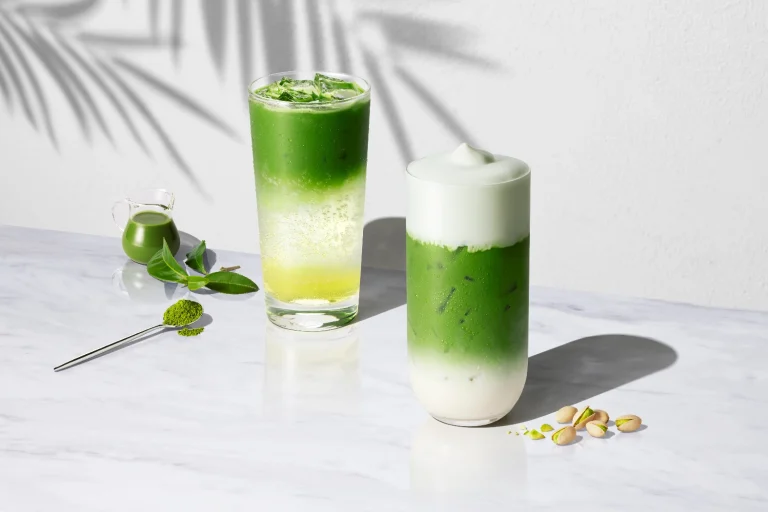 星巴克推出限量版夏季抹茶飲品,帶來全新口感體驗 星巴克推出限量版夏季抹茶飲品,帶來全新口感體驗