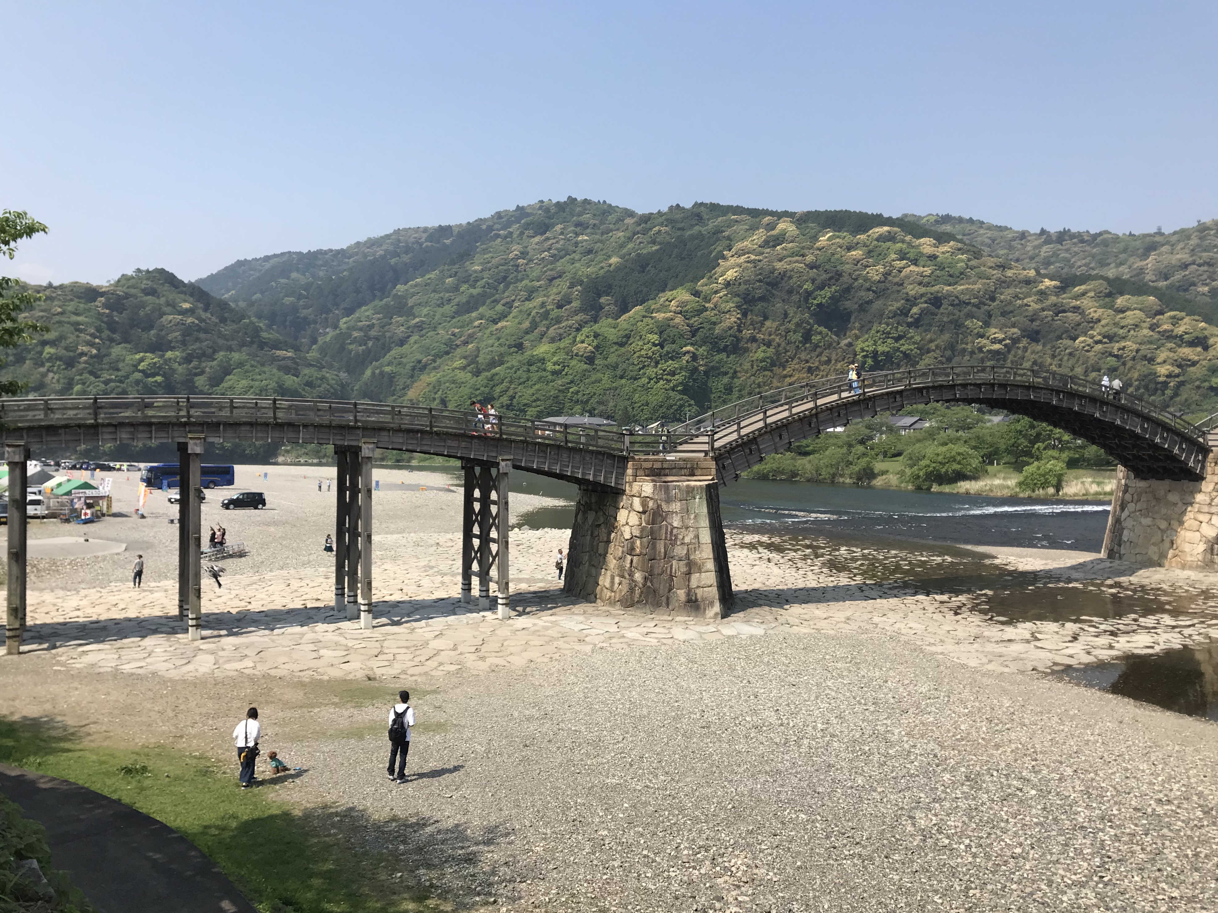 橫跨錦川的錦帶橋五連木拱橋