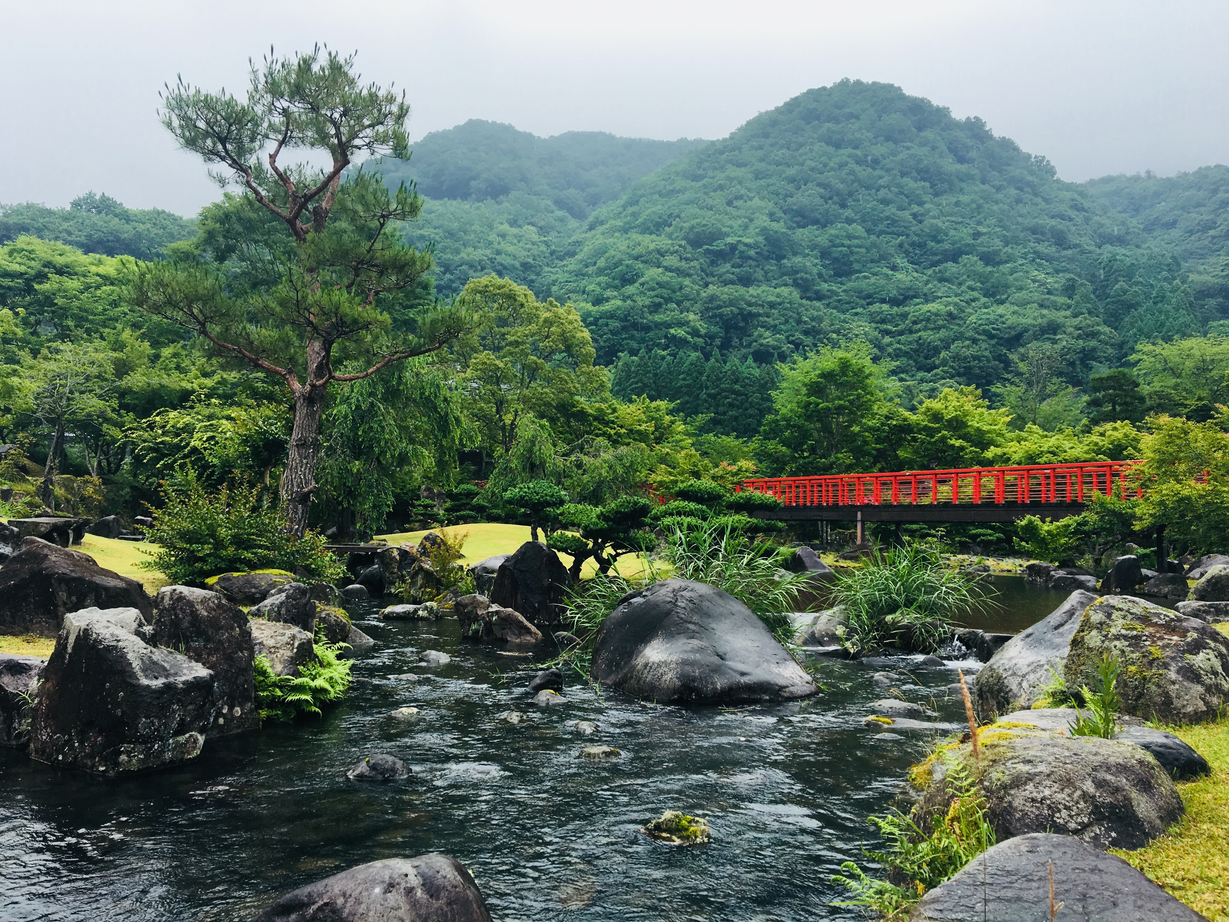 耶馬溪渓石園紅橋