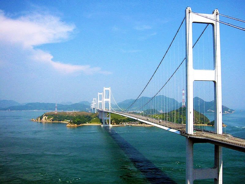 連結愛媛今治與本州的瀨戶內海跨海大橋