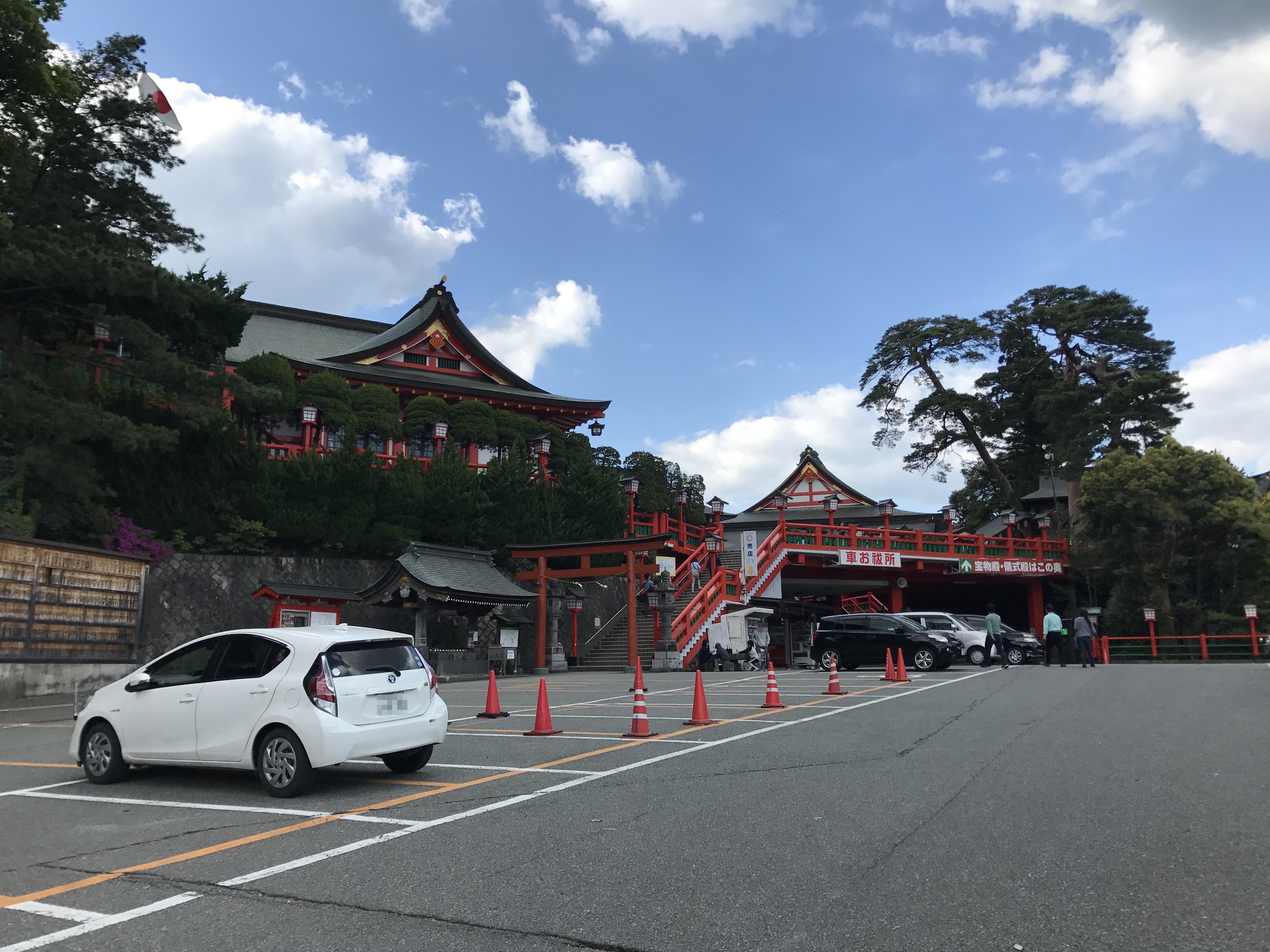 太皷谷稻成神社朱紅鳥居參道