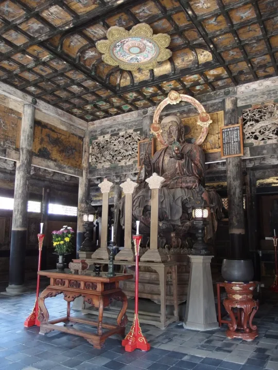 建長寺殿堂內供奉的佛像與收藏的文化財