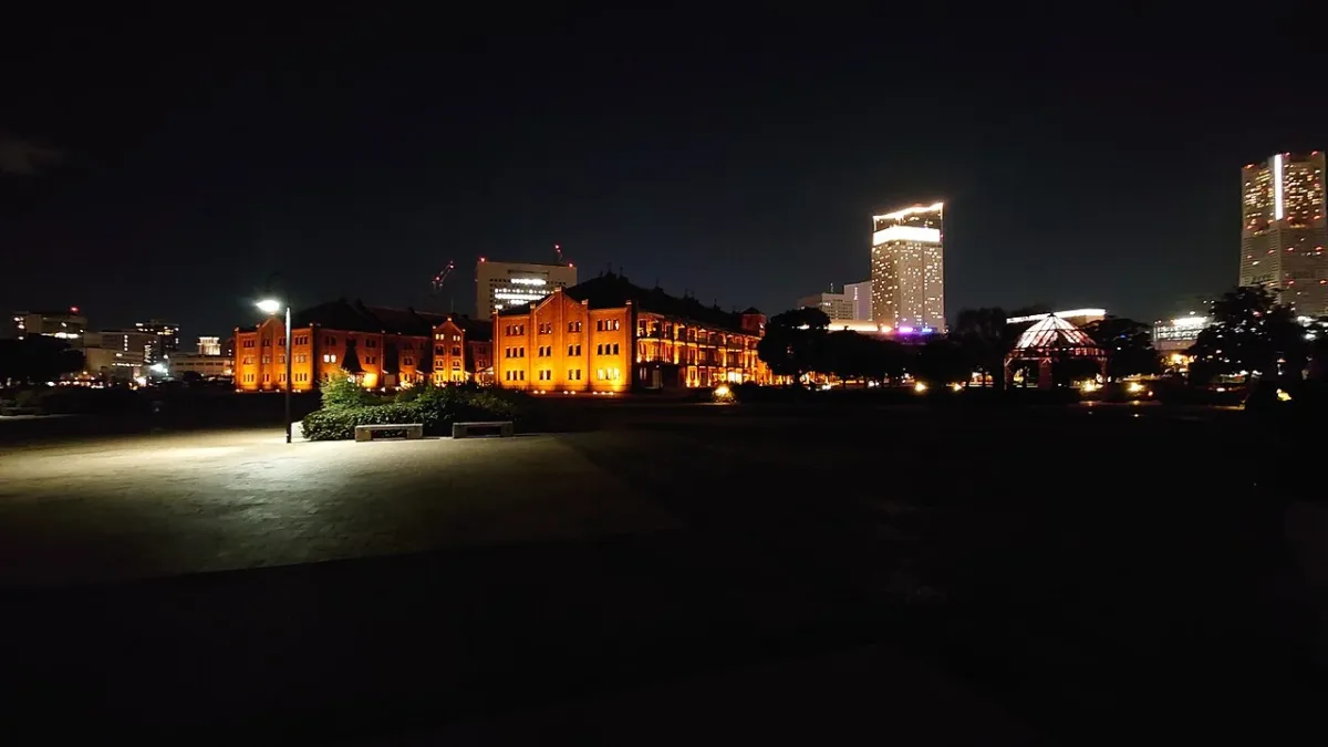 入夜亮燈的橫濱紅磚倉庫兩棟紅磚建築