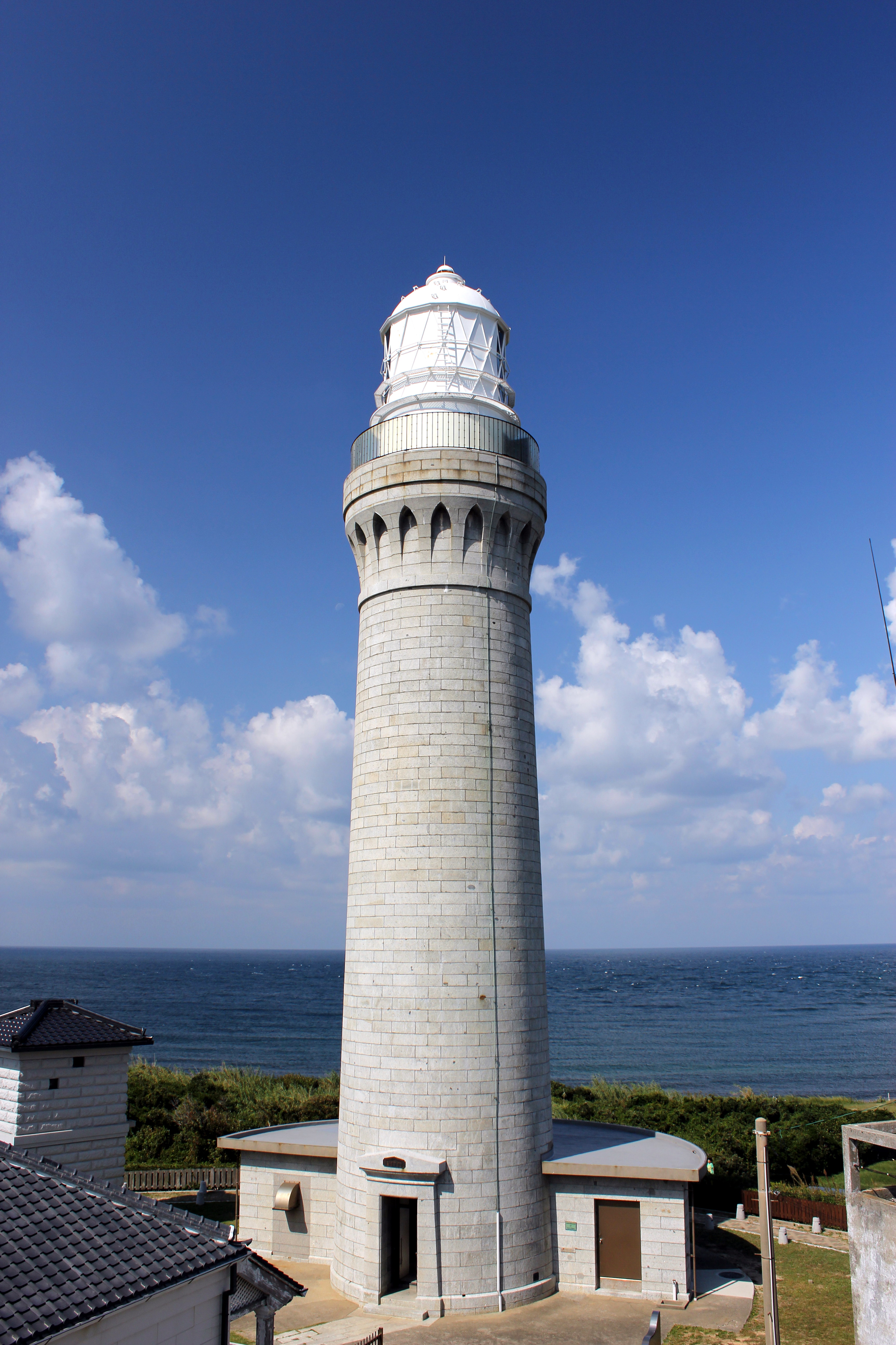 角島上以御影石砌成的西洋式角島灯台