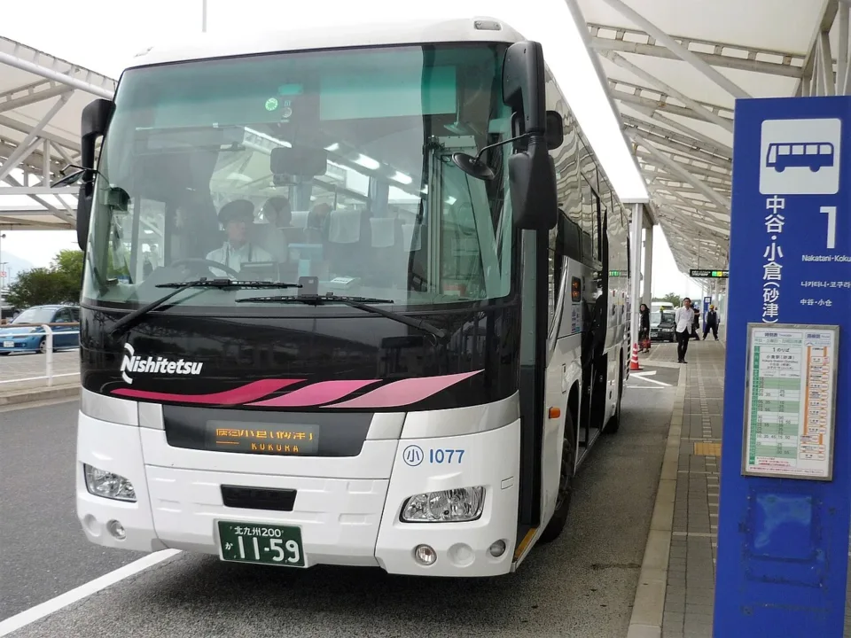 北九州空港的機場巴士停靠在巴士站