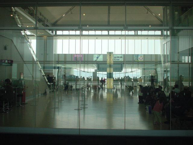 北九州空港航廈大廳內部