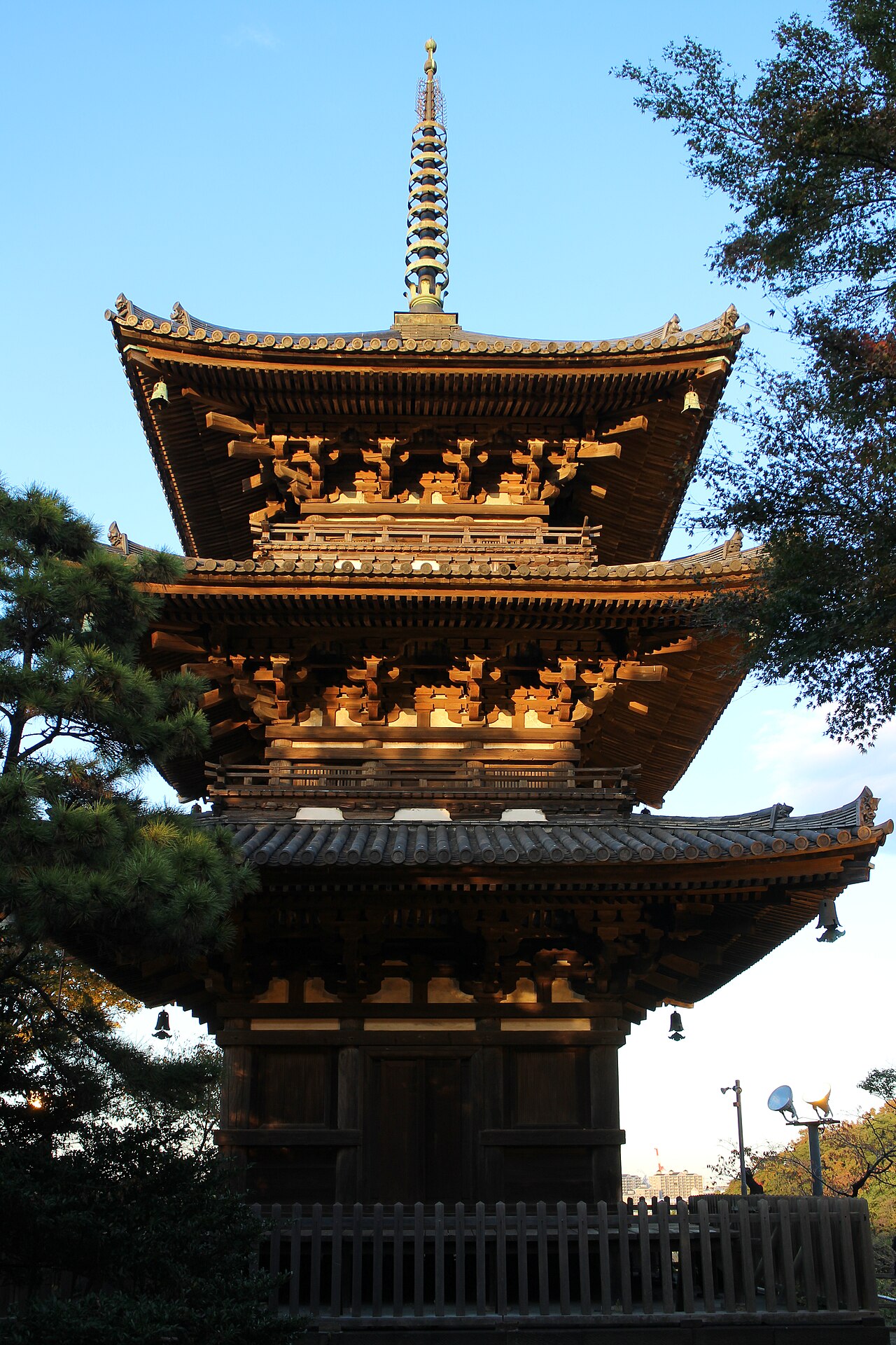 三溪園園內的三重塔古建築