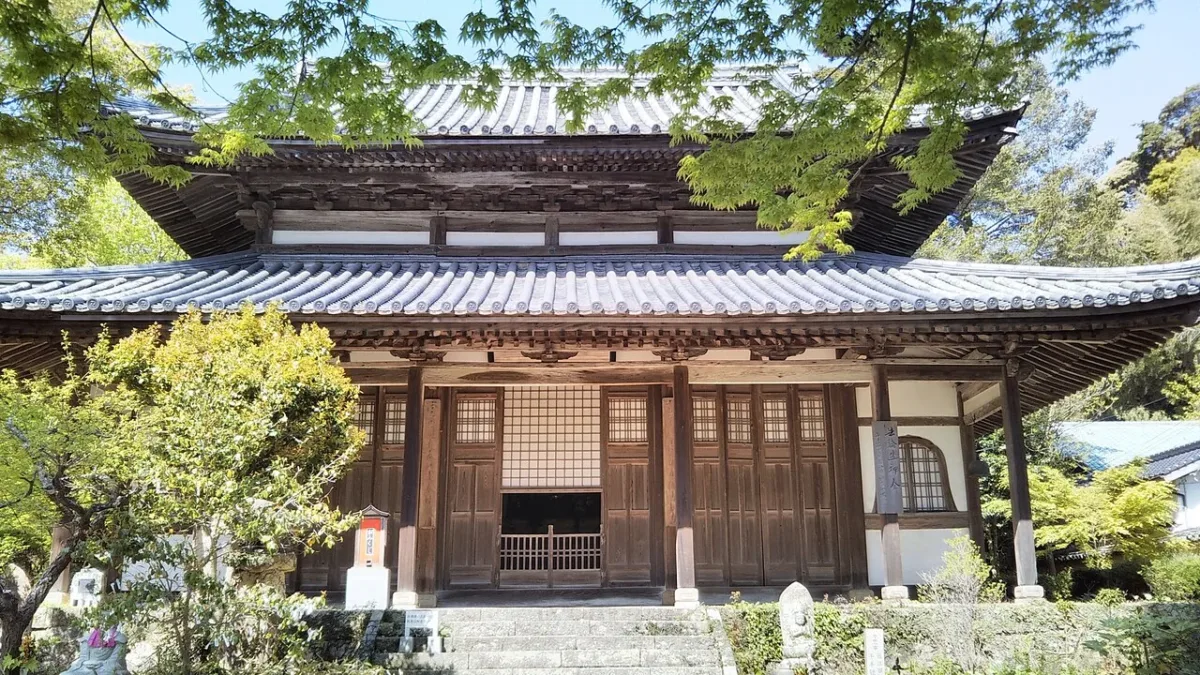 覚苑寺本堂