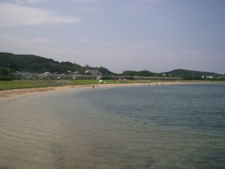 阿川ほうせんぐり海水浴場的淺灘