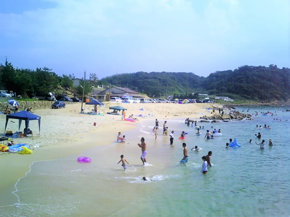鳴き砂ビーチうしろはま的沙灘與露營區