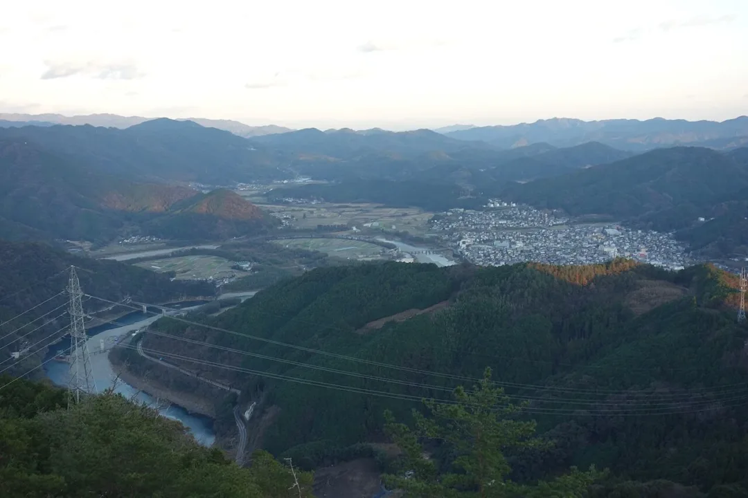 橫倉山展望台眺望仁淀川與越知町