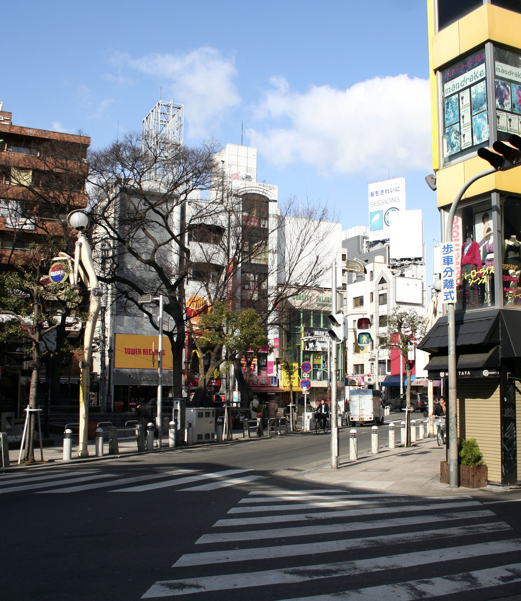 美國村街角