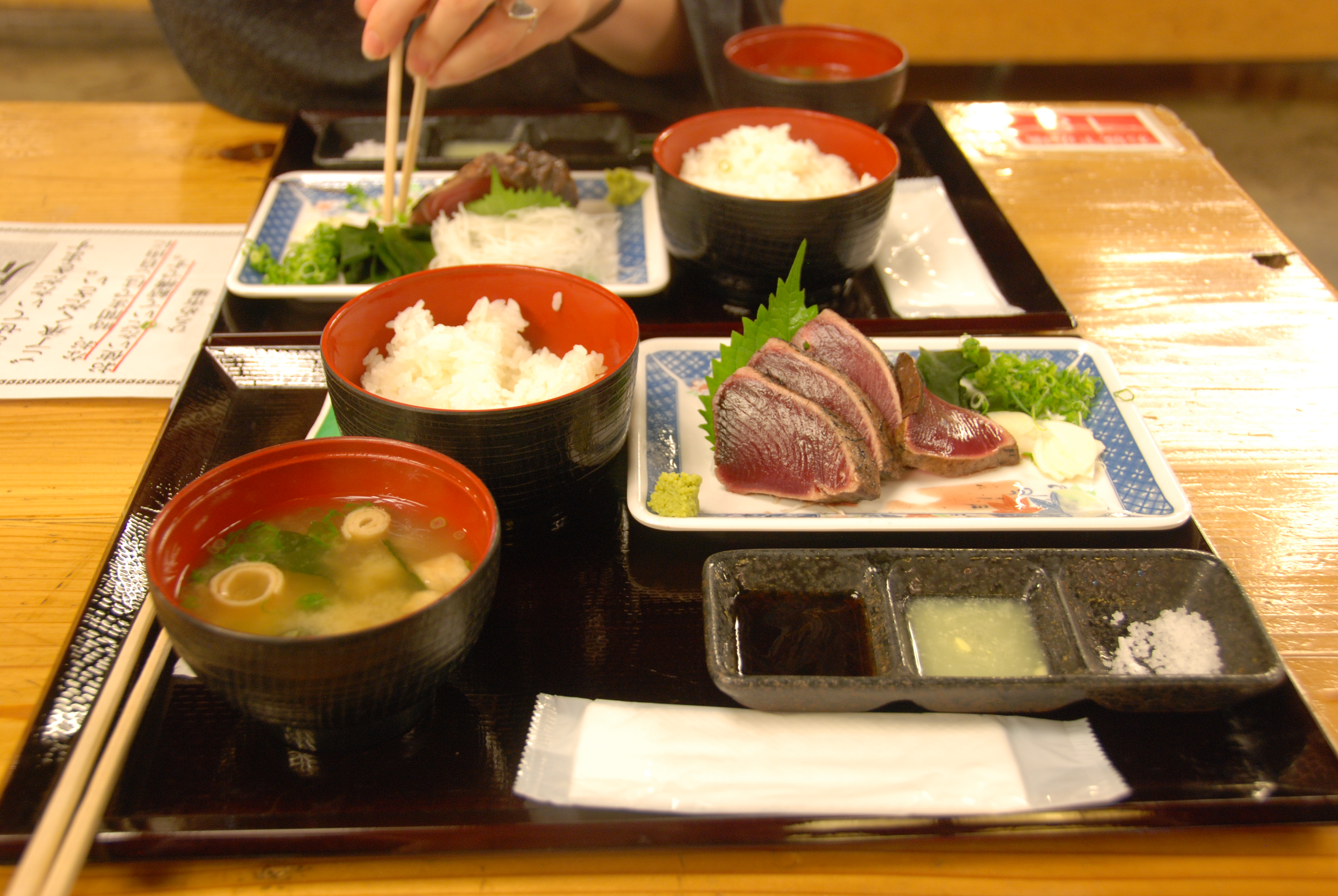 ひろめ市場的鰹魚藁燒タタキ