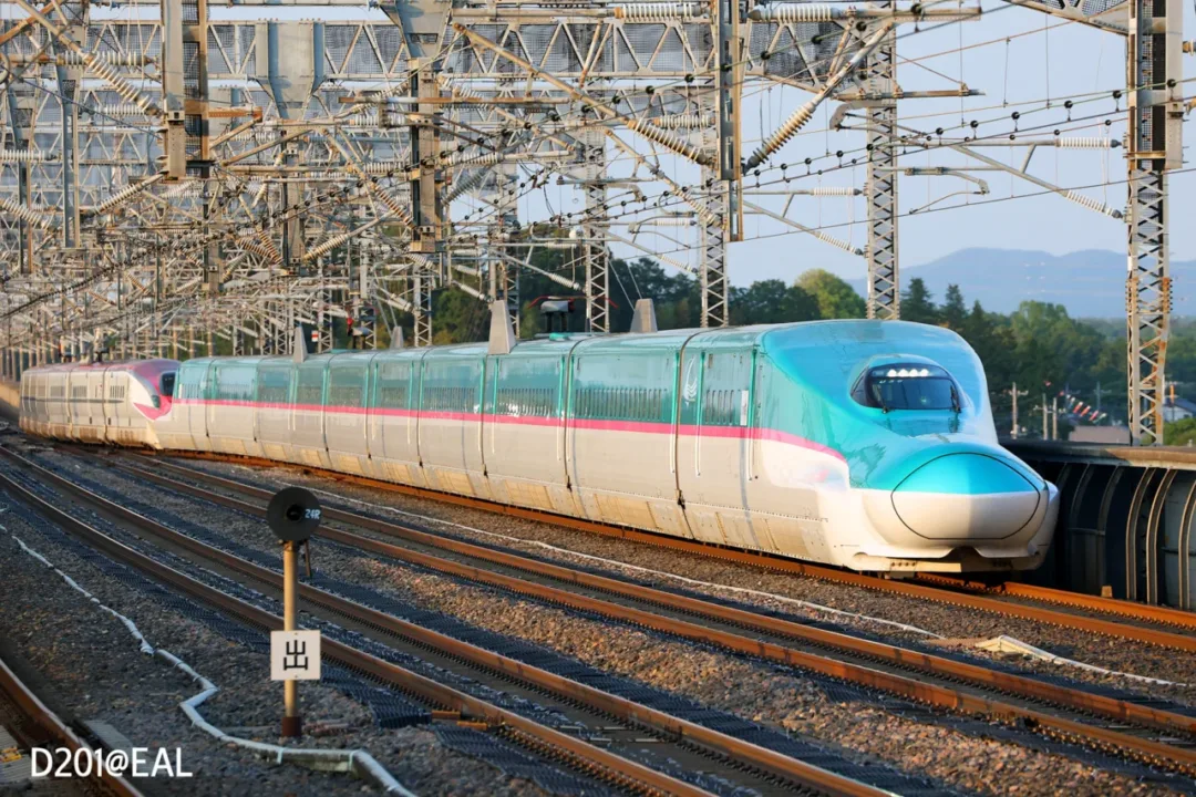 東北新幹線 E5 系列車