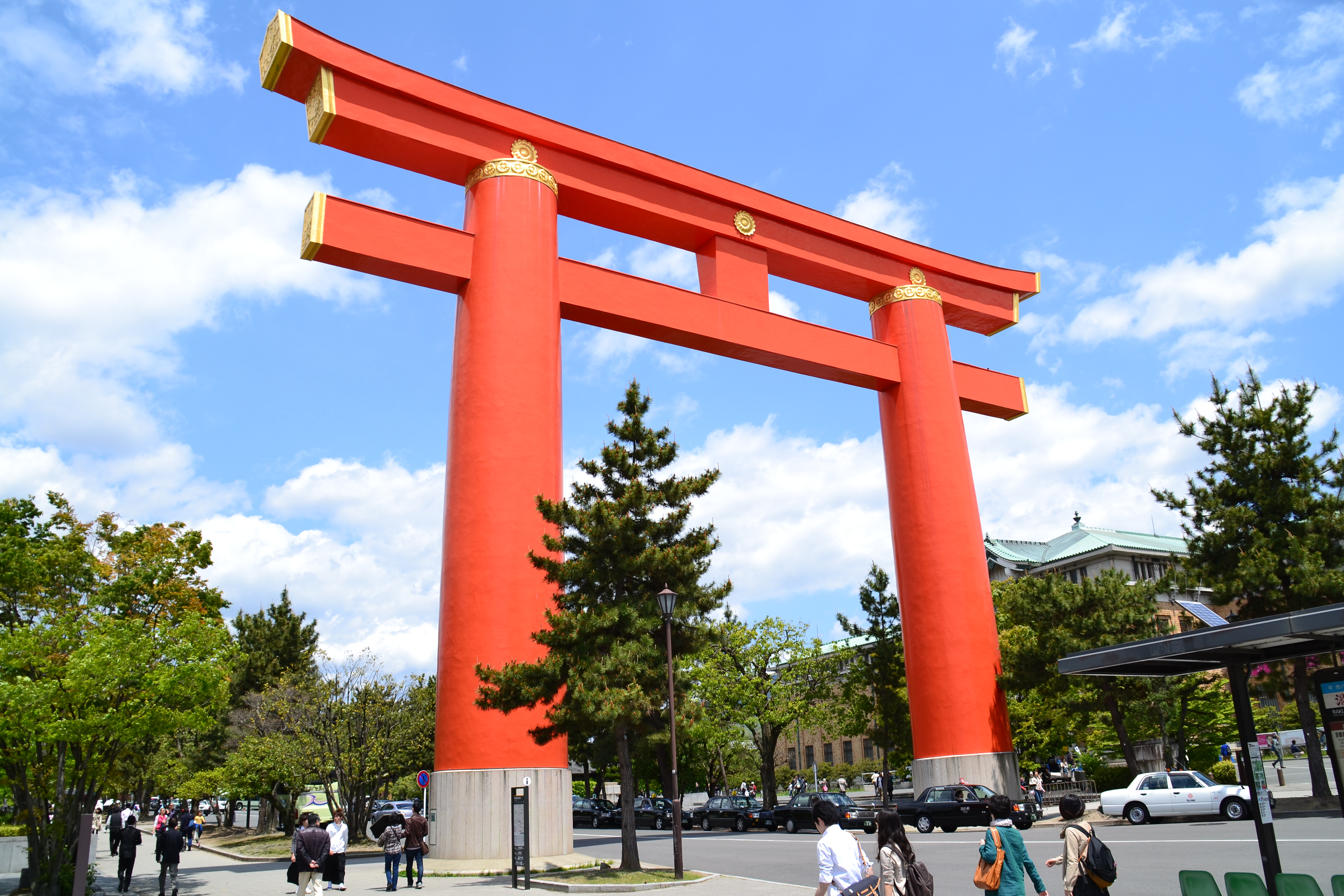 平安神宮的巨型大鳥居