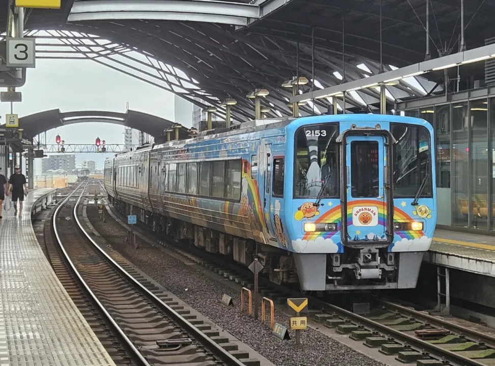 JR四國麵包超人彩繪列車