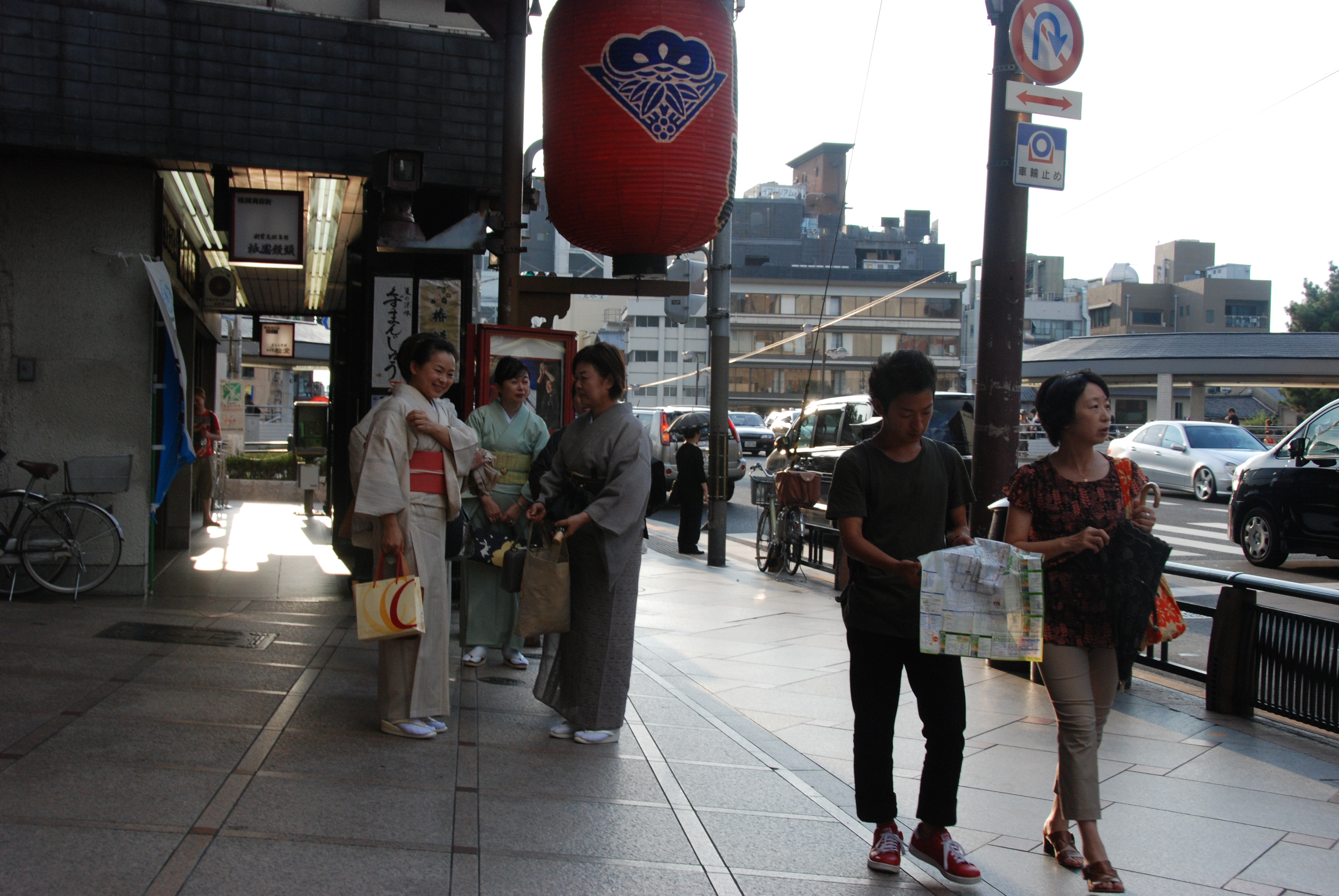 京都街頭穿和服的旅客