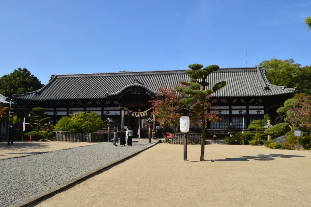 誉田八幡宮拝殿