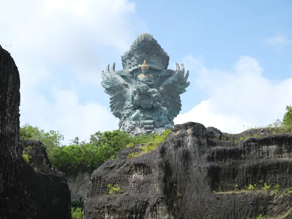 神鷹廣場園區一景