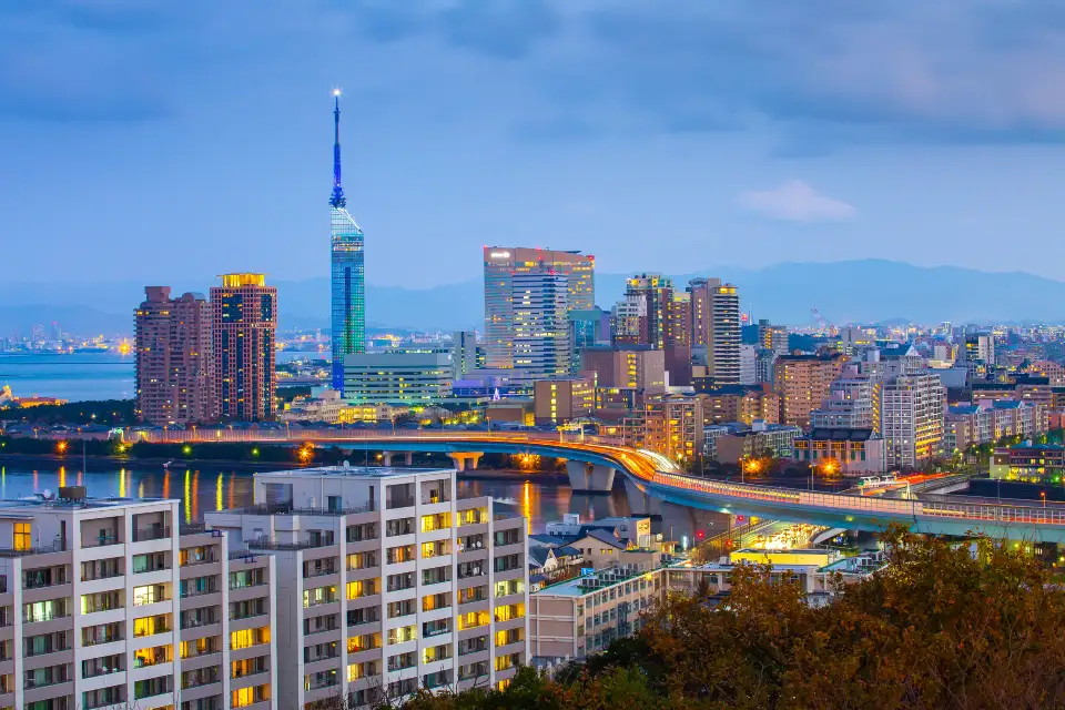 福岡塔外觀全景