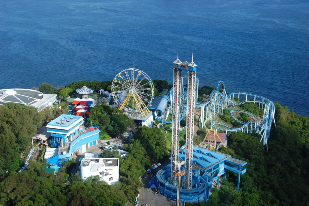 園內多款機動遊戲